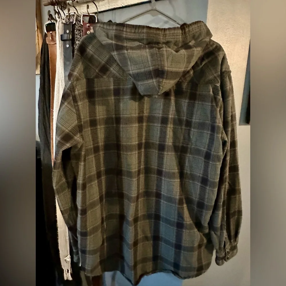 Legendary Whitetails Hooded Dark Gray Plaid Shirt Jacket - Picture 3 of 3